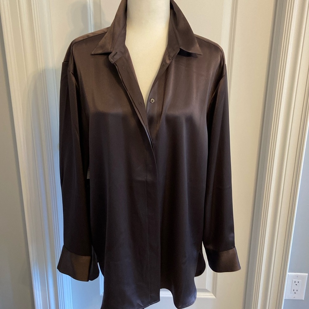 Gorgeous Babaton Sable Button-Up Blouse in Rich Mocha Brown. Size Medium. NWT